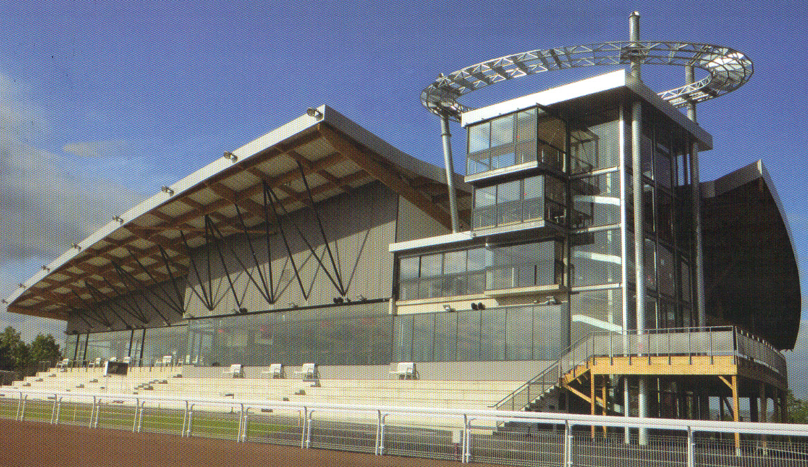 Hippodrome de Reims – Création de tribunes, menuiserie aluminium - miroiterie