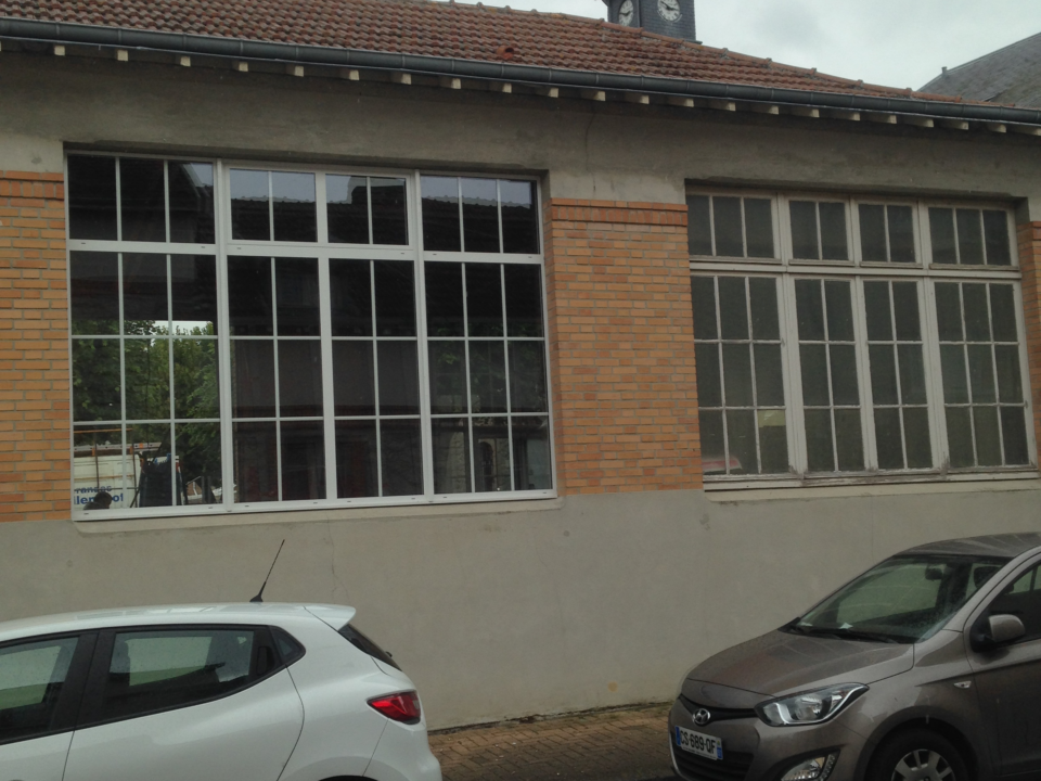 Salle polyvalente Betheny - Marne. Châssis avant, après